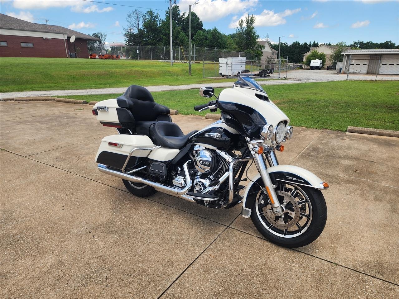 Harley-Davidson FLHTCU103  2014
