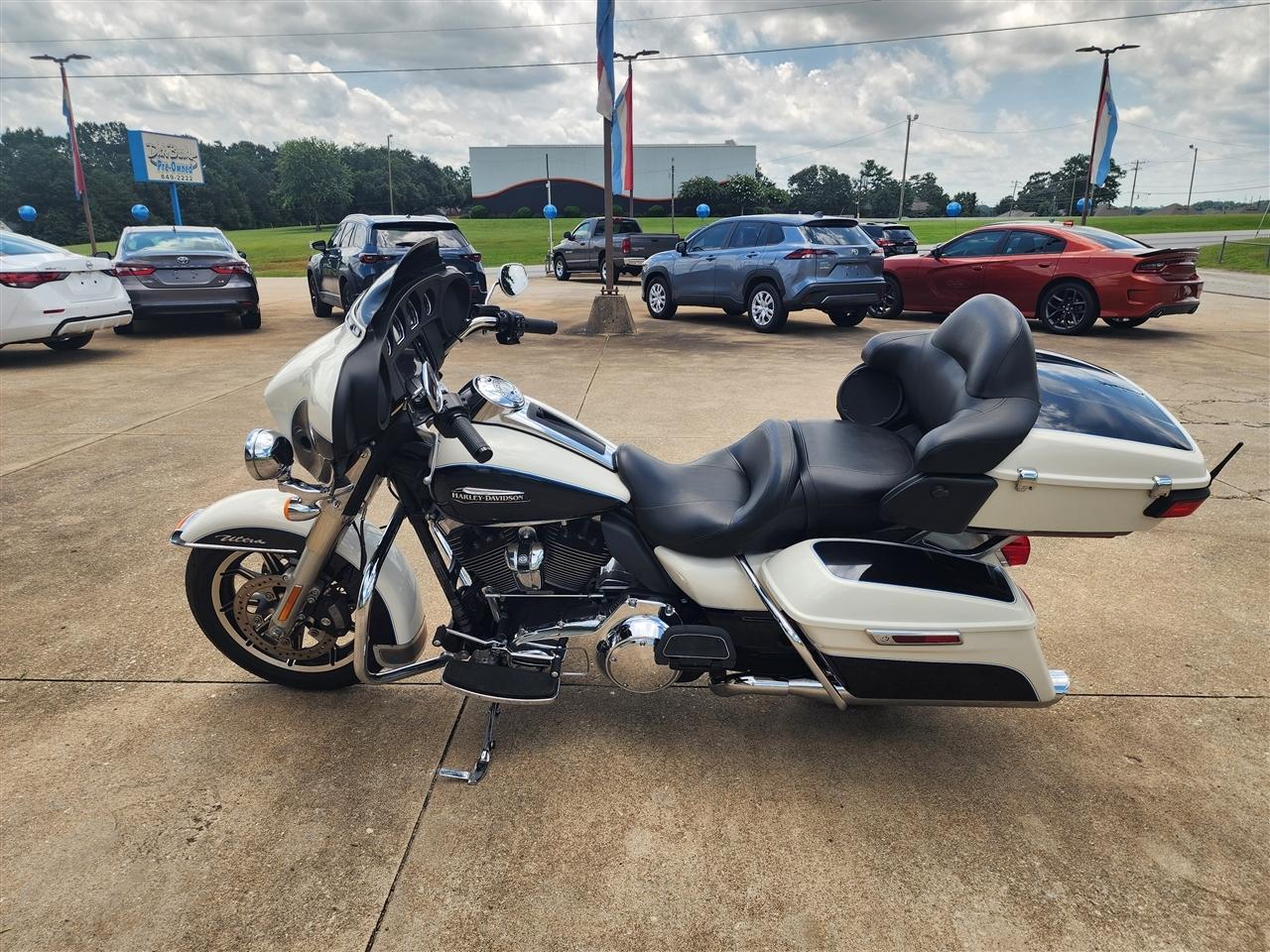 Harley-Davidson FLHTCU103  2014