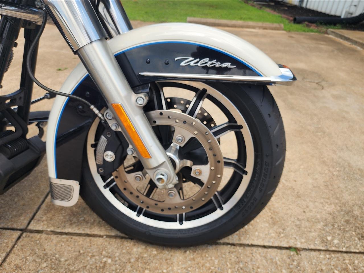 Harley-Davidson FLHTCU103  2014