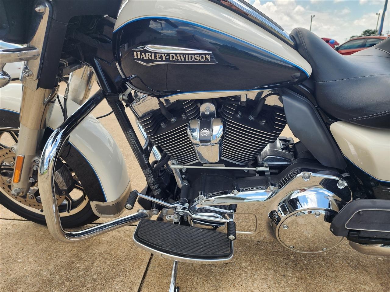 Harley-Davidson FLHTCU103  2014