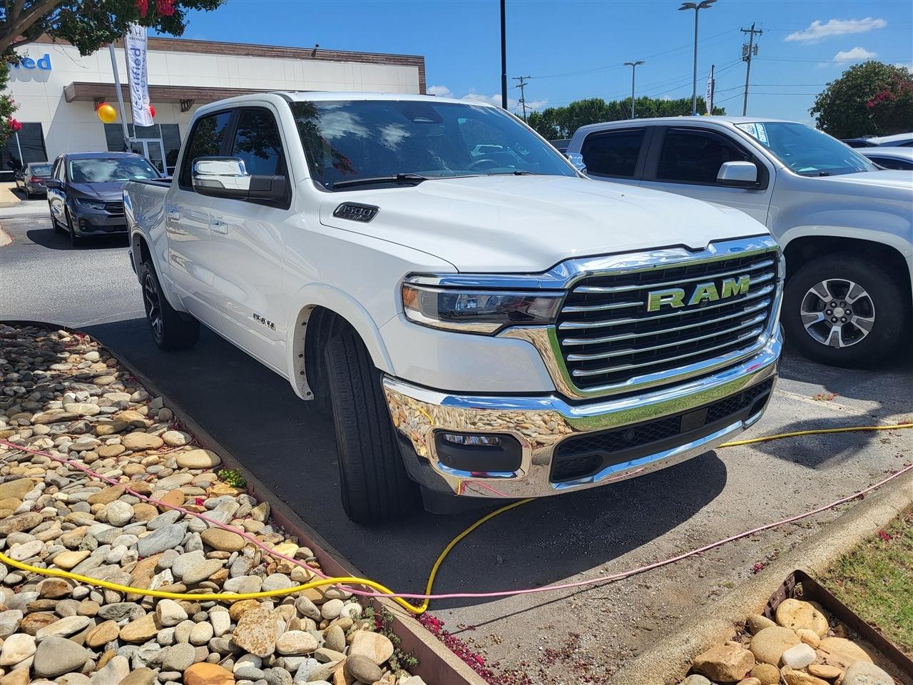 RAM 1500 Laramie Crew Cab SWB 4WD 2025
