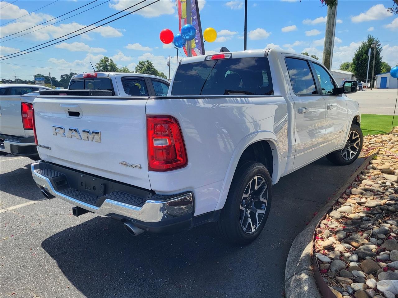 RAM 1500 Laramie Crew Cab SWB 4WD 2025