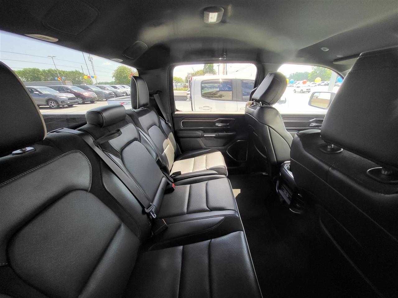 RAM 1500 Laramie Crew Cab SWB 4WD 2025
