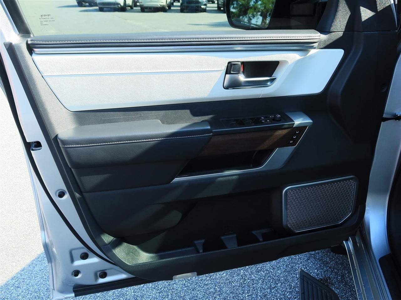 Toyota Sequoia TRD Pro 4WD 2025