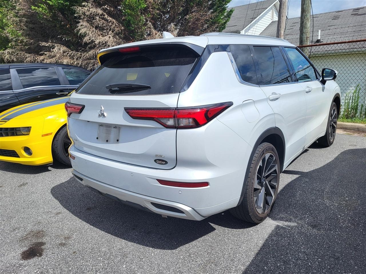 Mitsubishi Outlander SEL 2WD 2023