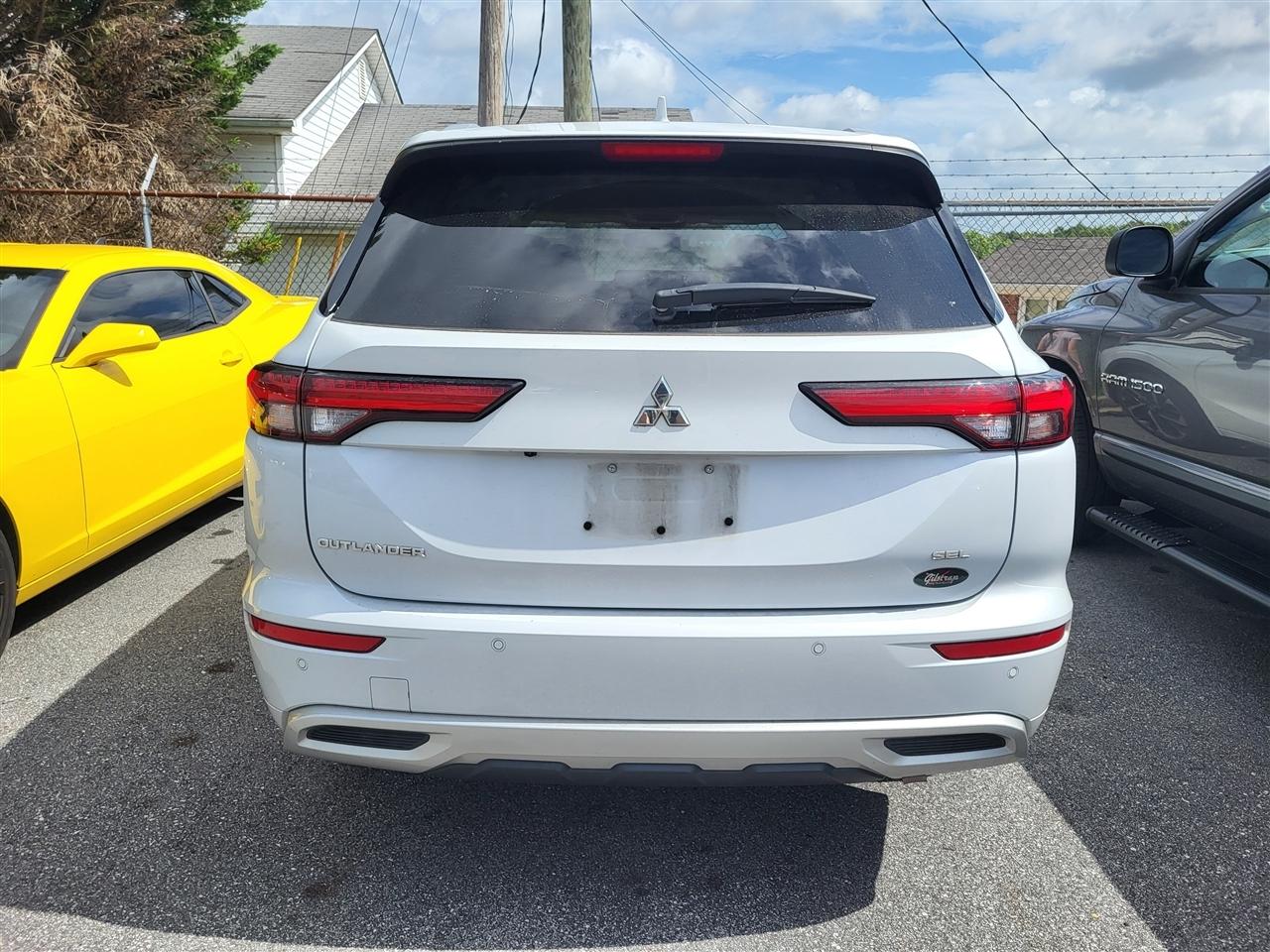 Mitsubishi Outlander SEL 2WD 2023
