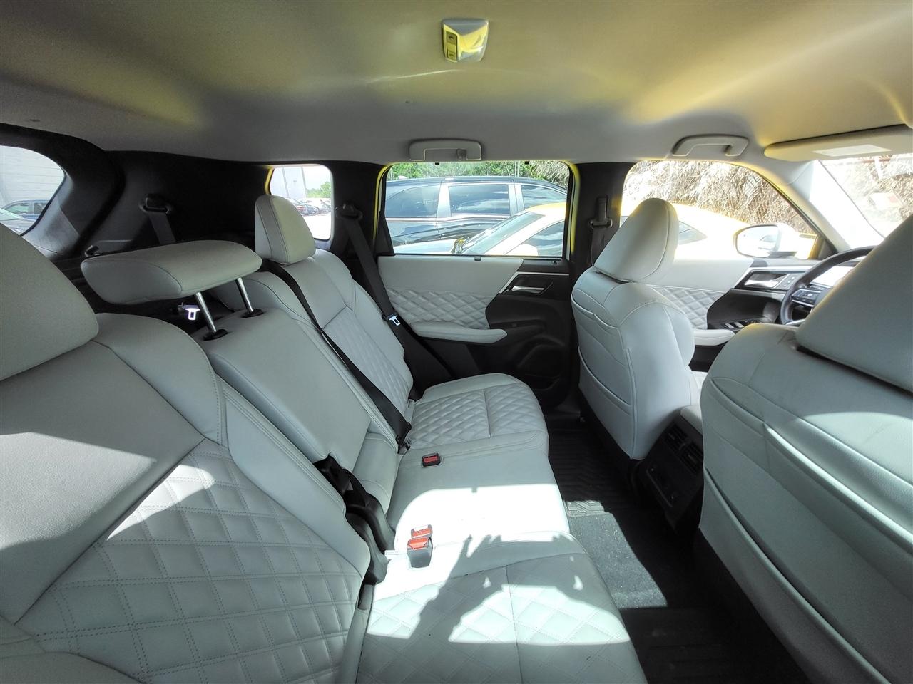 Mitsubishi Outlander SEL 2WD 2023
