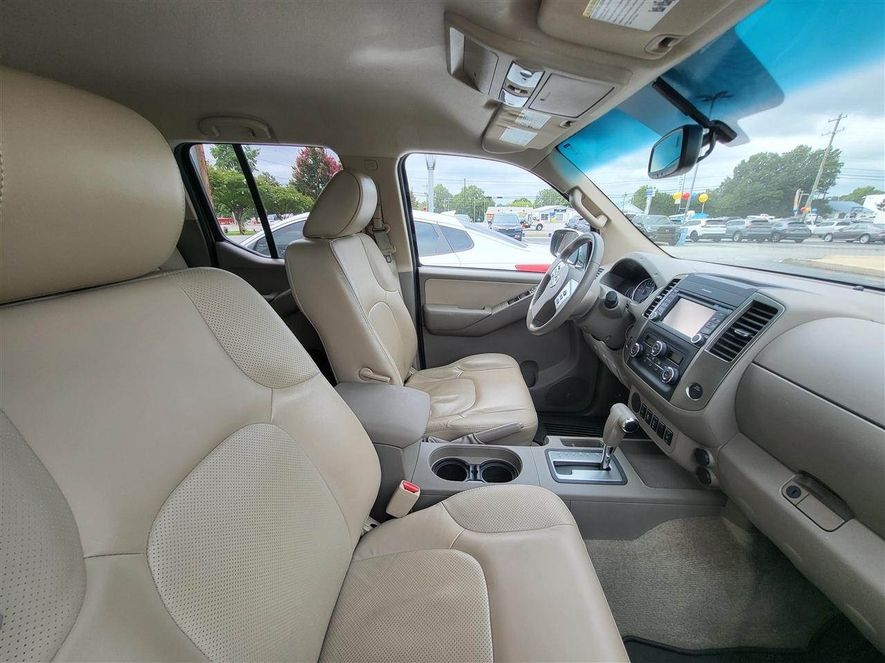 Nissan Frontier SL Crew Cab 2WD 2013