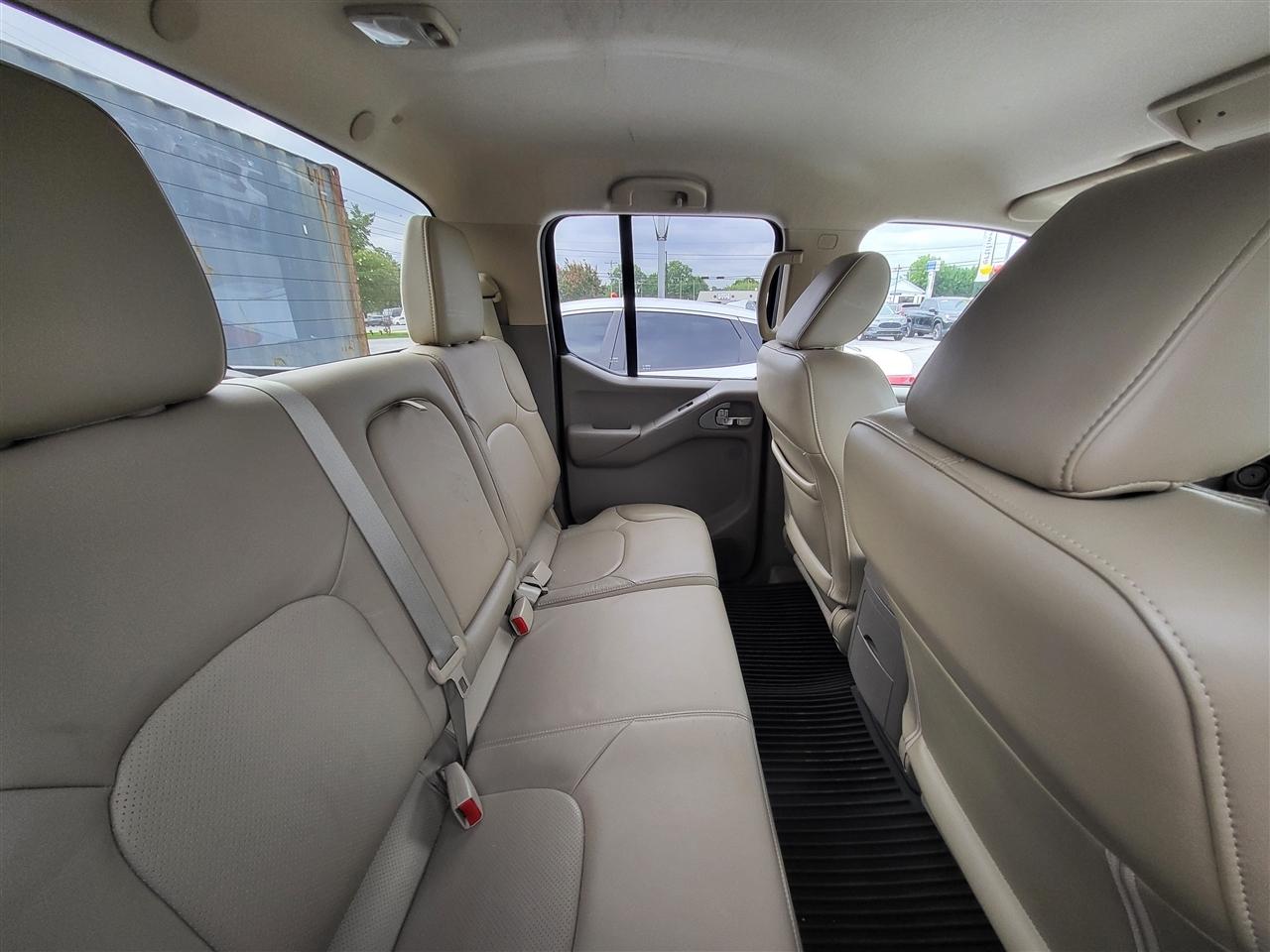 Nissan Frontier SL Crew Cab 2WD 2013