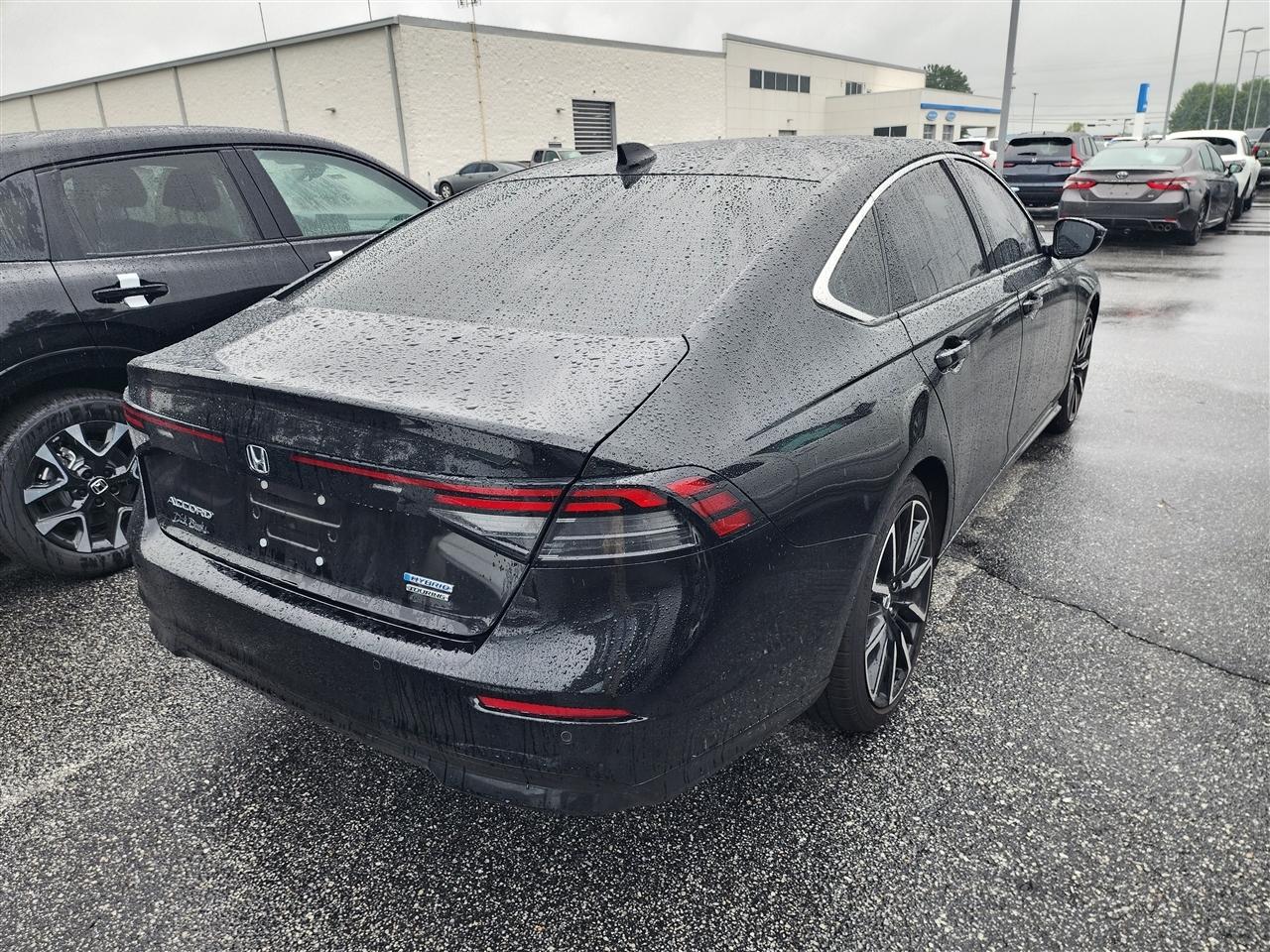 Honda Accord Touring Hybrid 2025