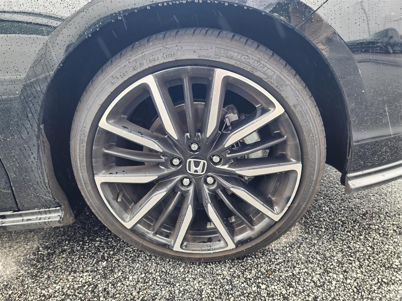 Honda Accord Touring Hybrid 2025