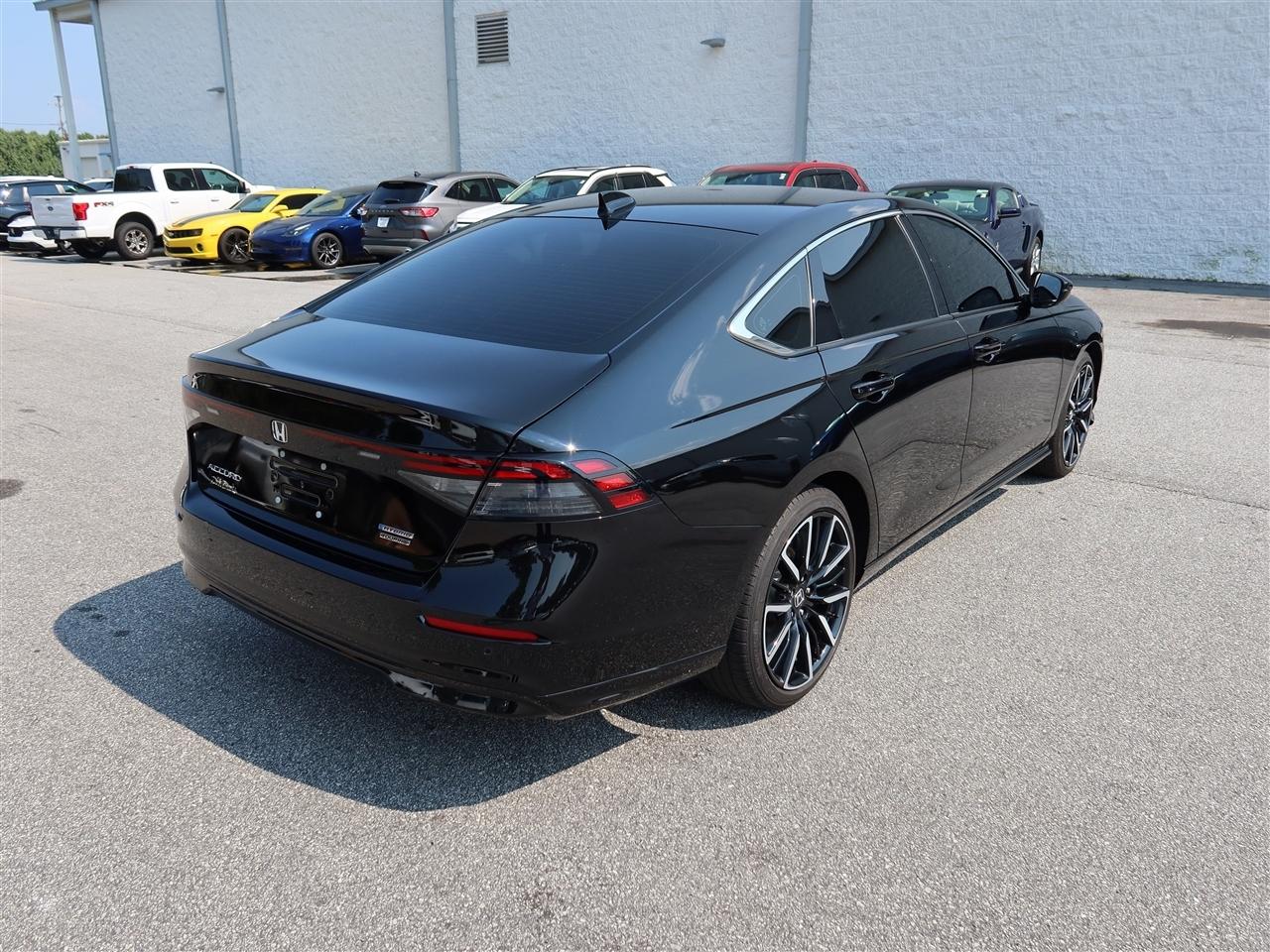 Honda Accord Touring Hybrid 2025