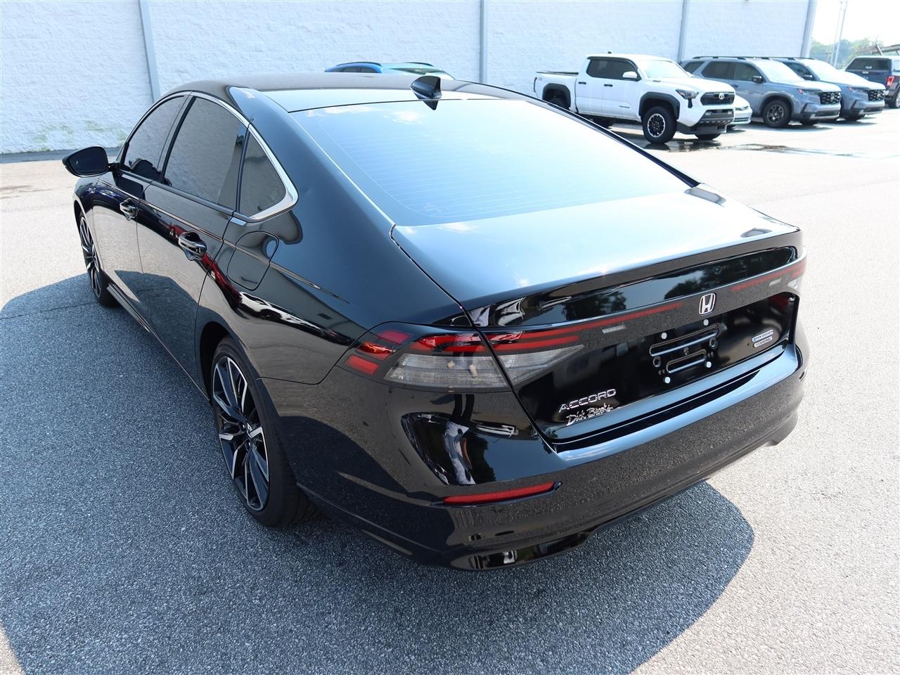 Honda Accord Touring Hybrid 2025