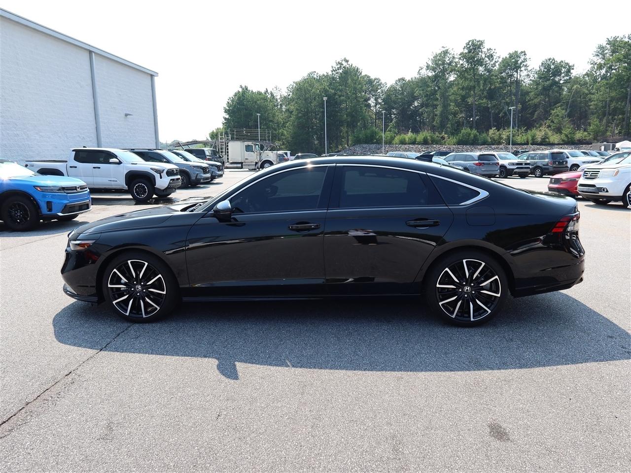 Honda Accord Touring Hybrid 2025
