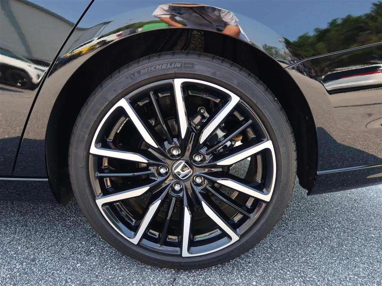 Honda Accord Touring Hybrid 2025