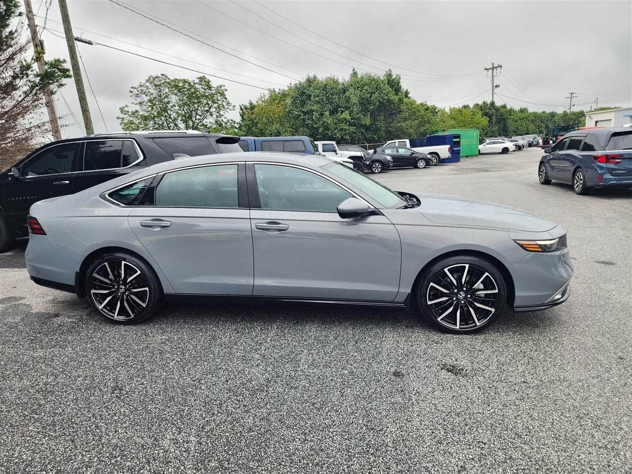 Honda Accord Touring Hybrid 2025