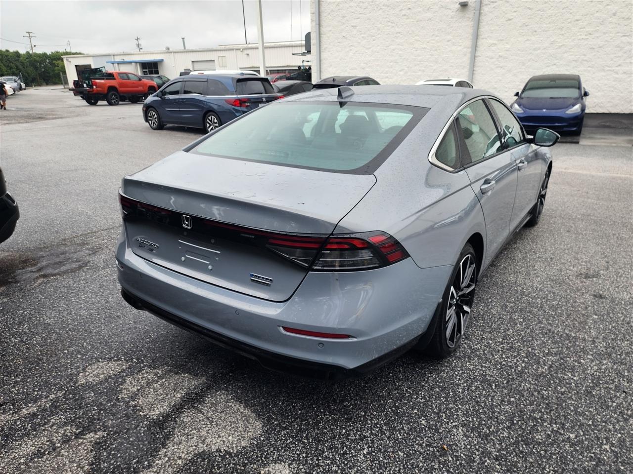Honda Accord Touring Hybrid 2025