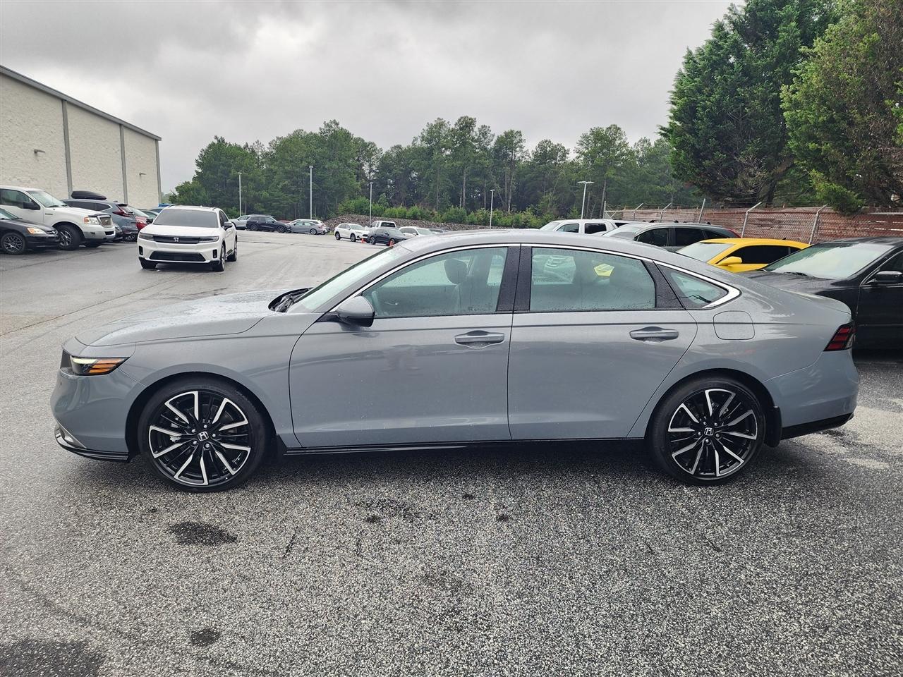 Honda Accord Touring Hybrid 2025