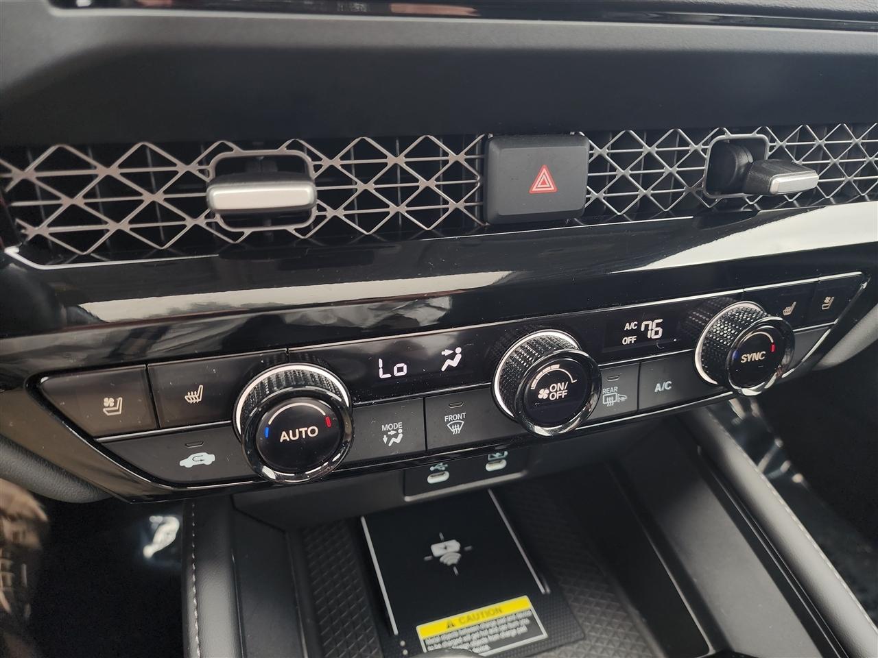 Honda Accord Touring Hybrid 2025