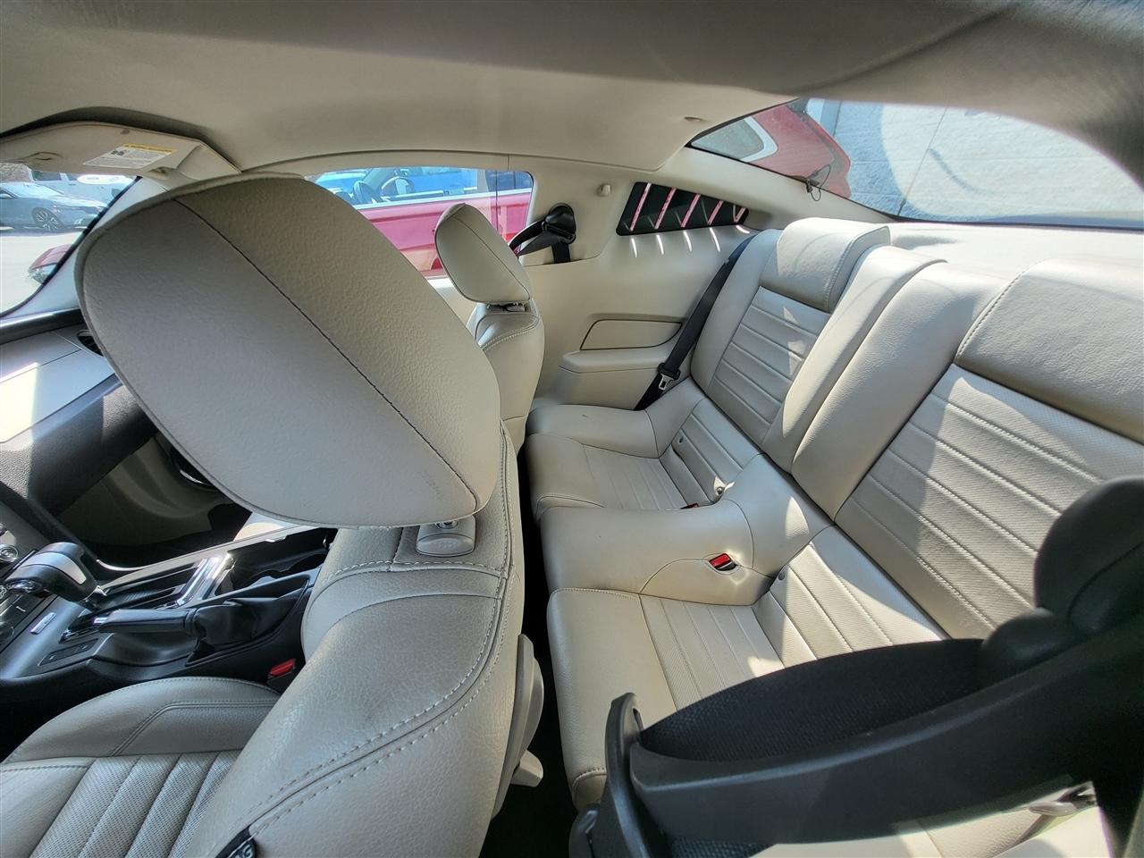 Ford Mustang V6 Premium Coupe 2010