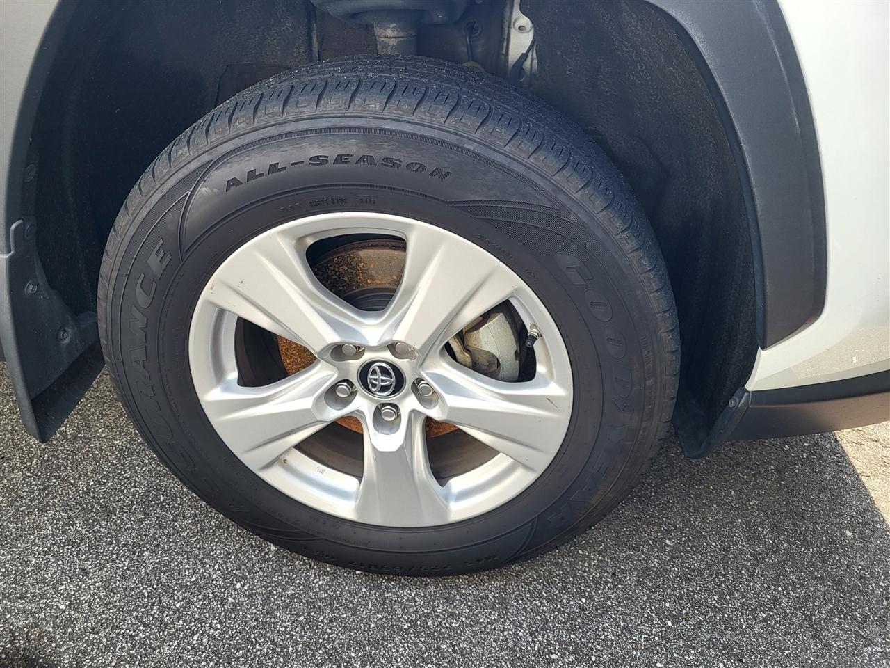 Toyota RAV4 Hybrid LE 2020