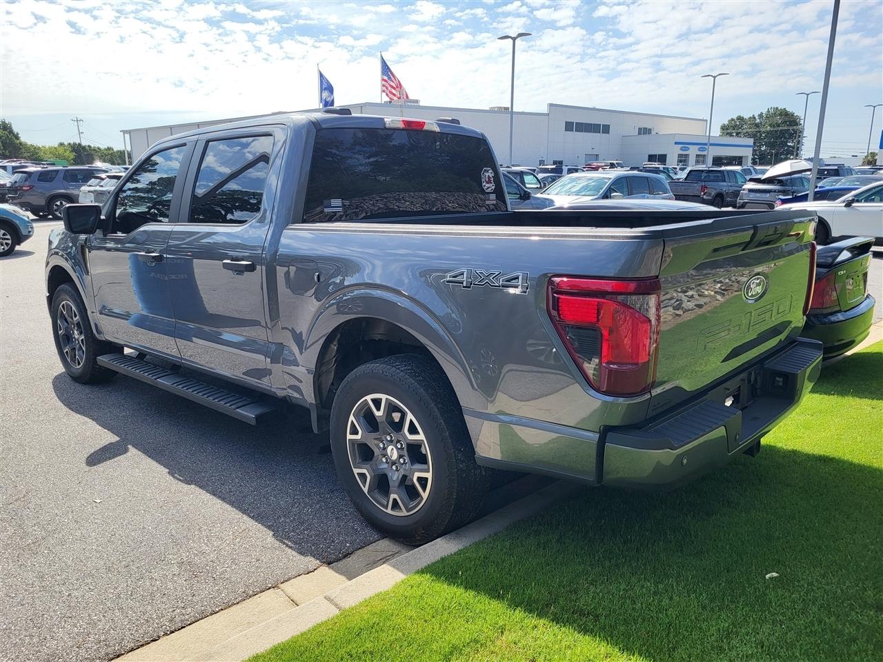 Ford F-150 STX SuperCrew 4WD 2024