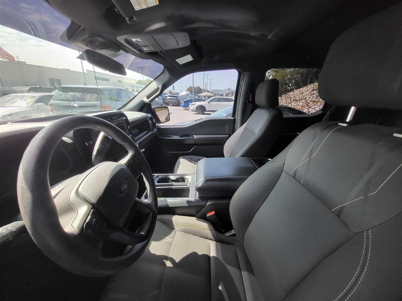 Ford F-150 STX SuperCrew 4WD 2024