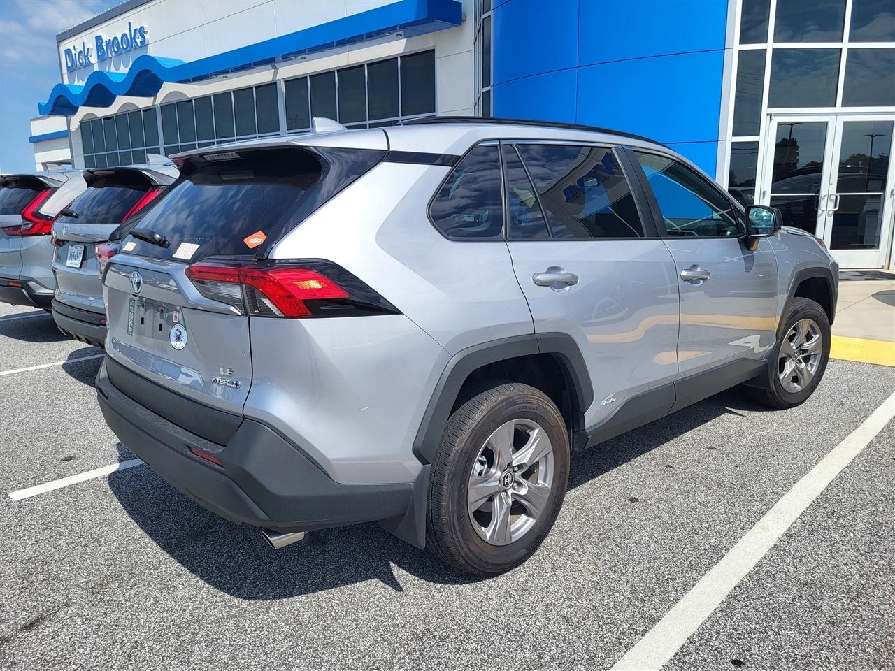 Toyota RAV4 Hybrid LE 2024