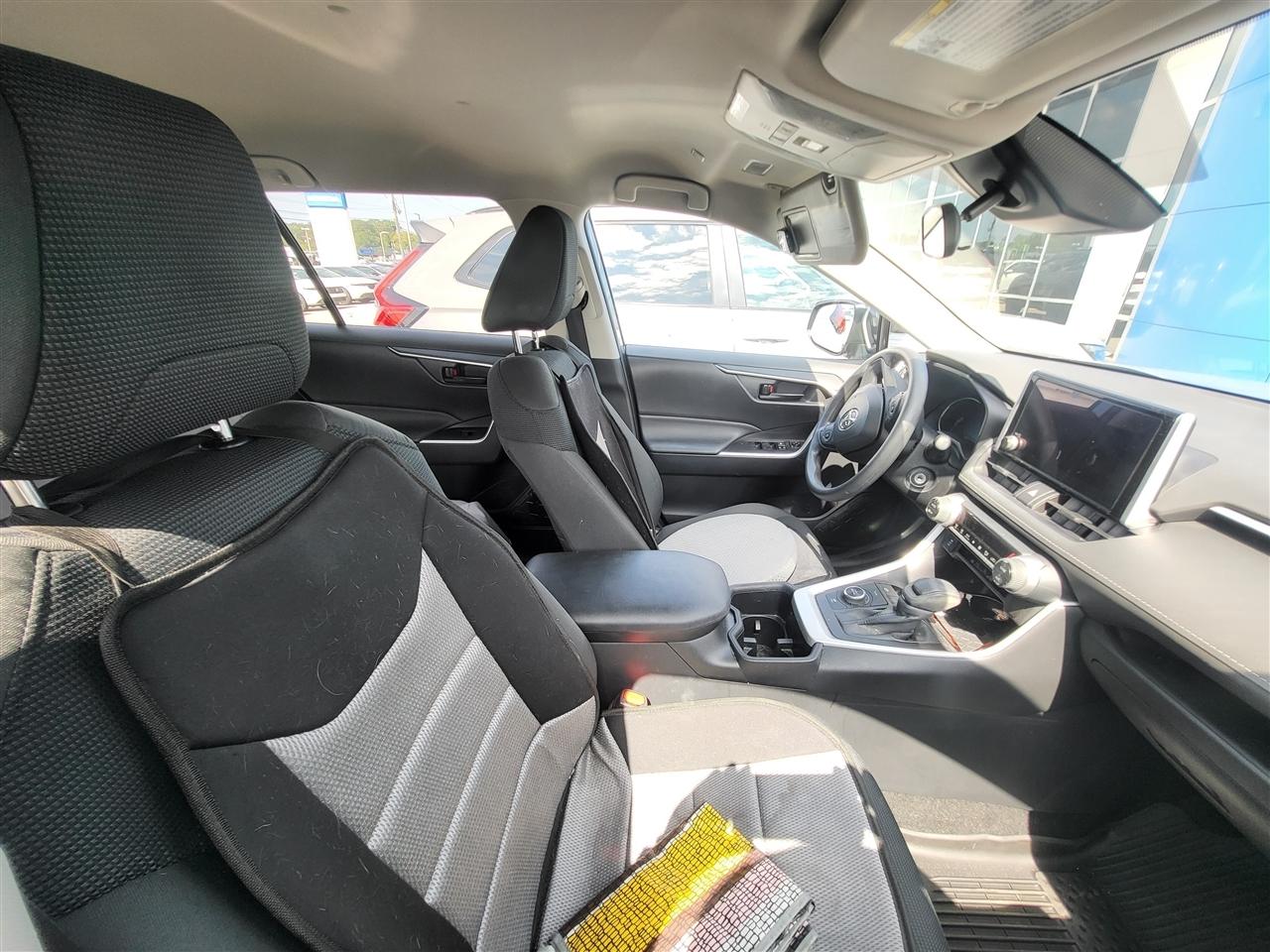 Toyota RAV4 Hybrid LE 2024