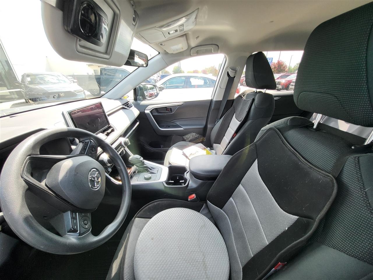 Toyota RAV4 Hybrid LE 2024