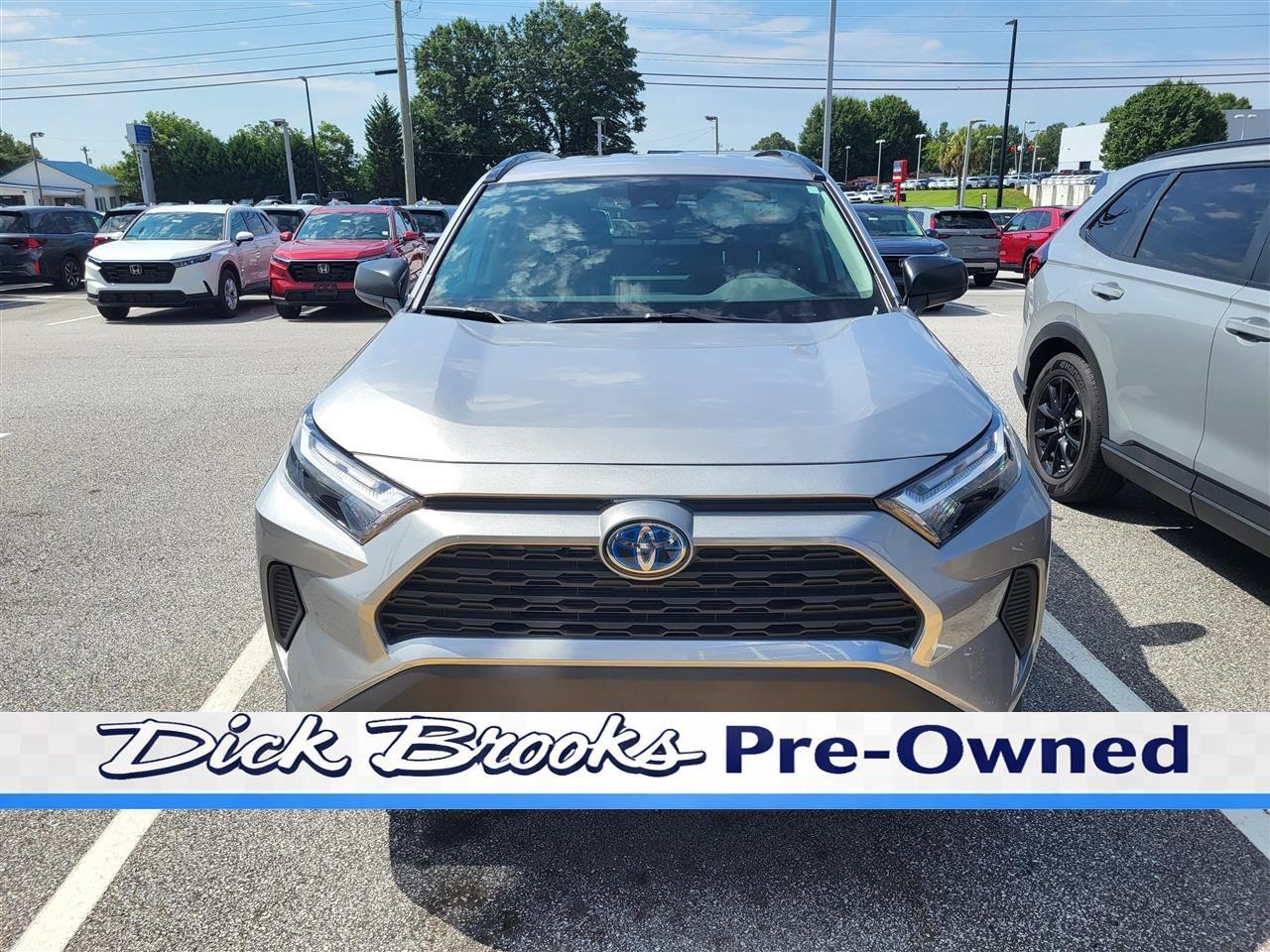 Toyota RAV4 Hybrid LE 2024
