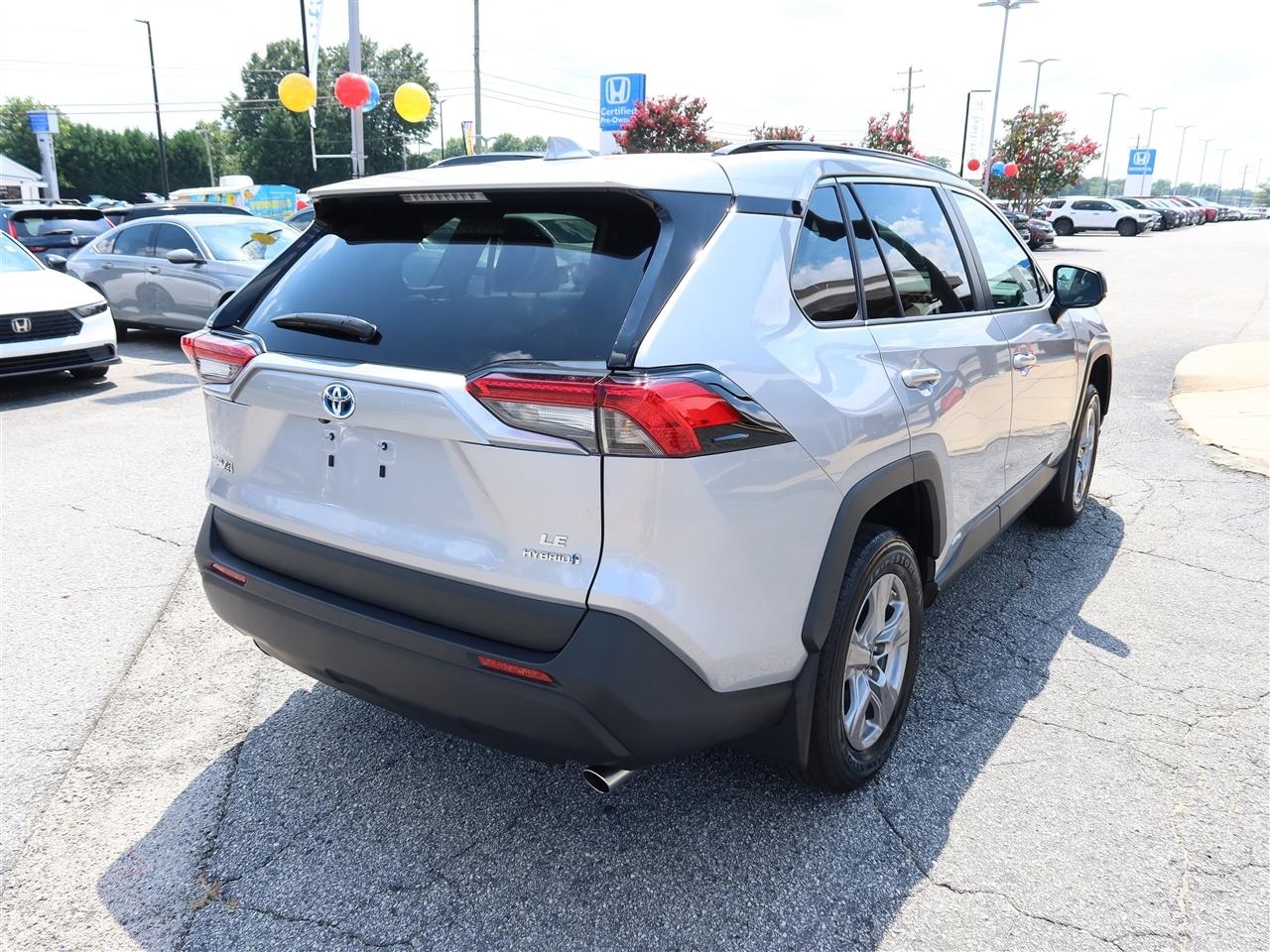 Toyota RAV4 Hybrid LE 2024