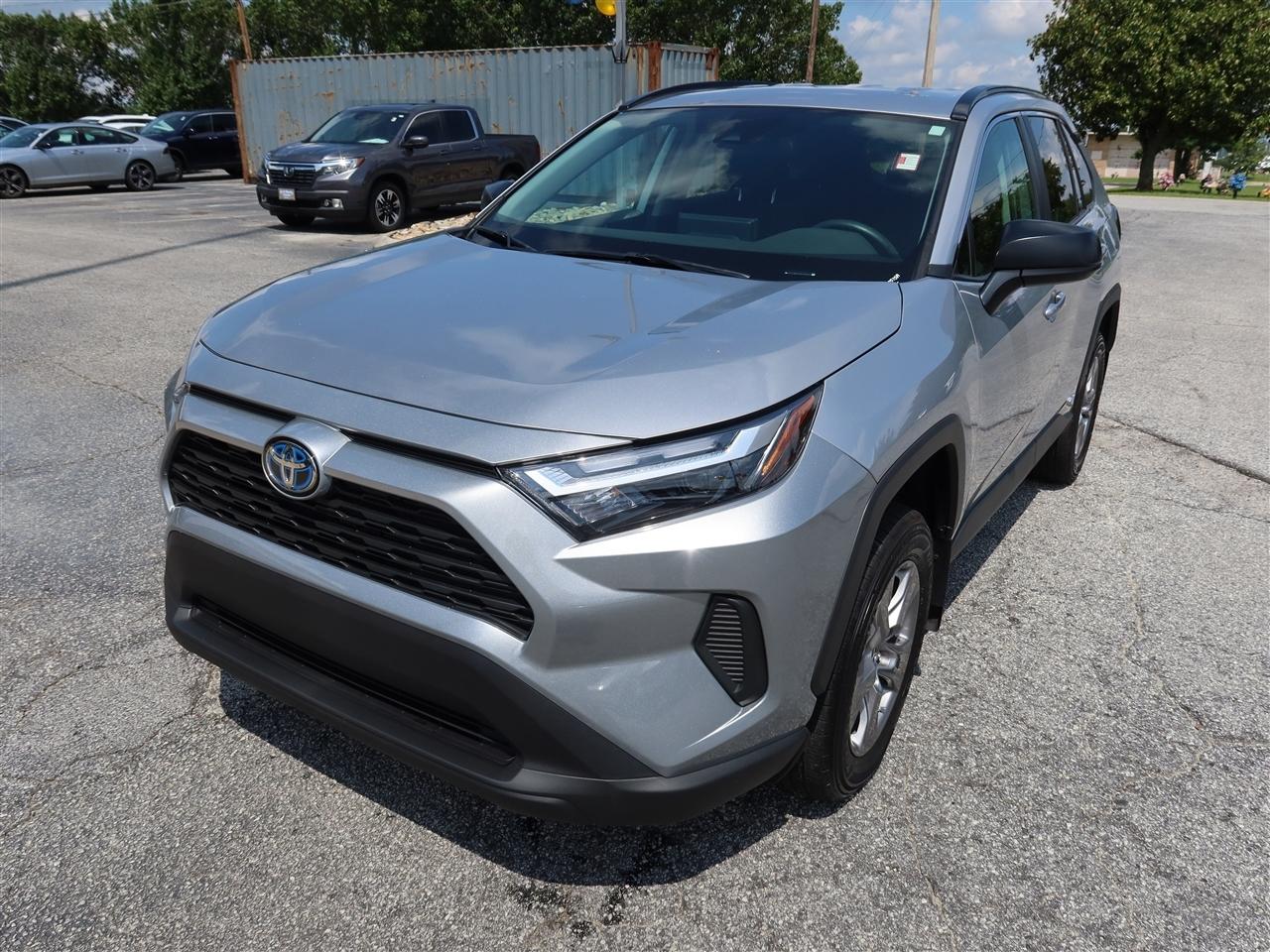 Toyota RAV4 Hybrid LE 2024