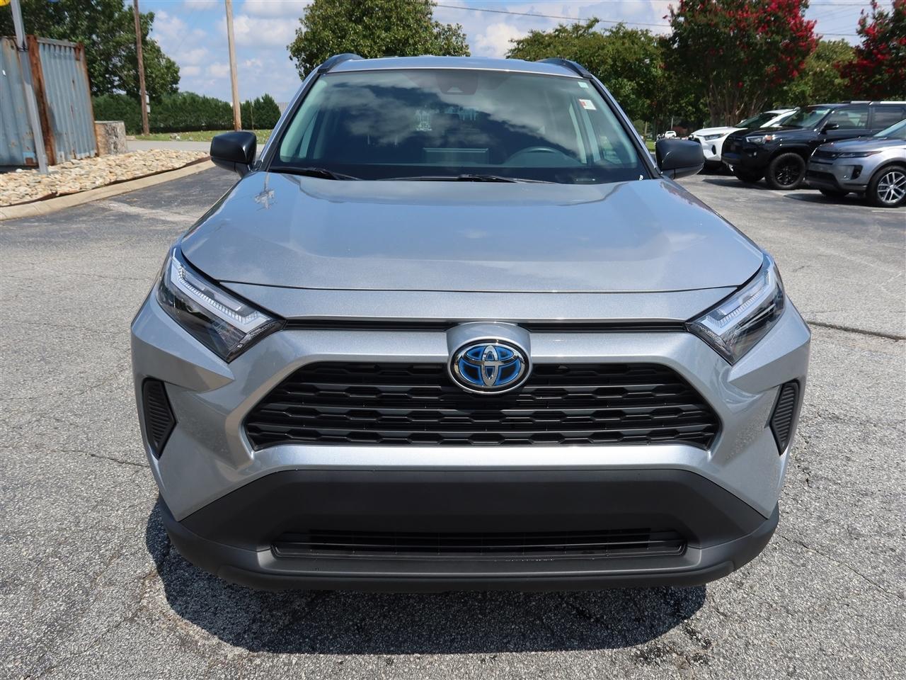 Toyota RAV4 Hybrid LE 2024