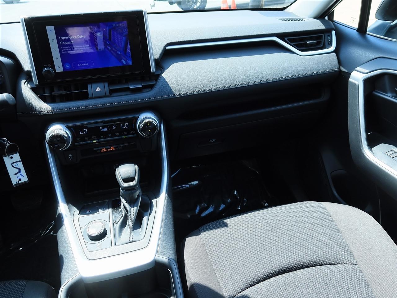 Toyota RAV4 Hybrid LE 2024