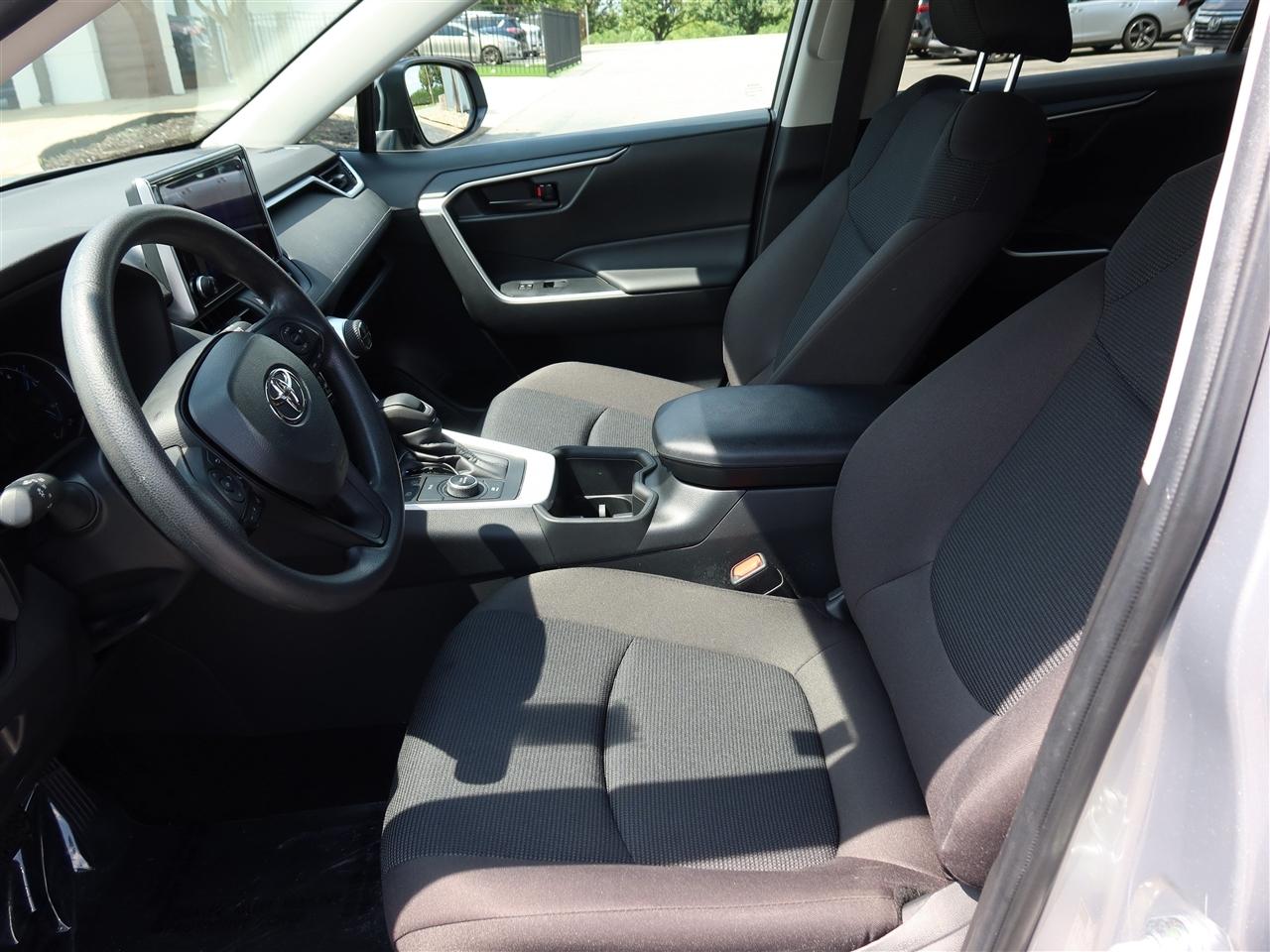 Toyota RAV4 Hybrid LE 2024