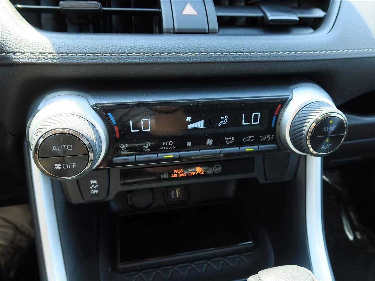 Toyota RAV4 Hybrid LE 2024