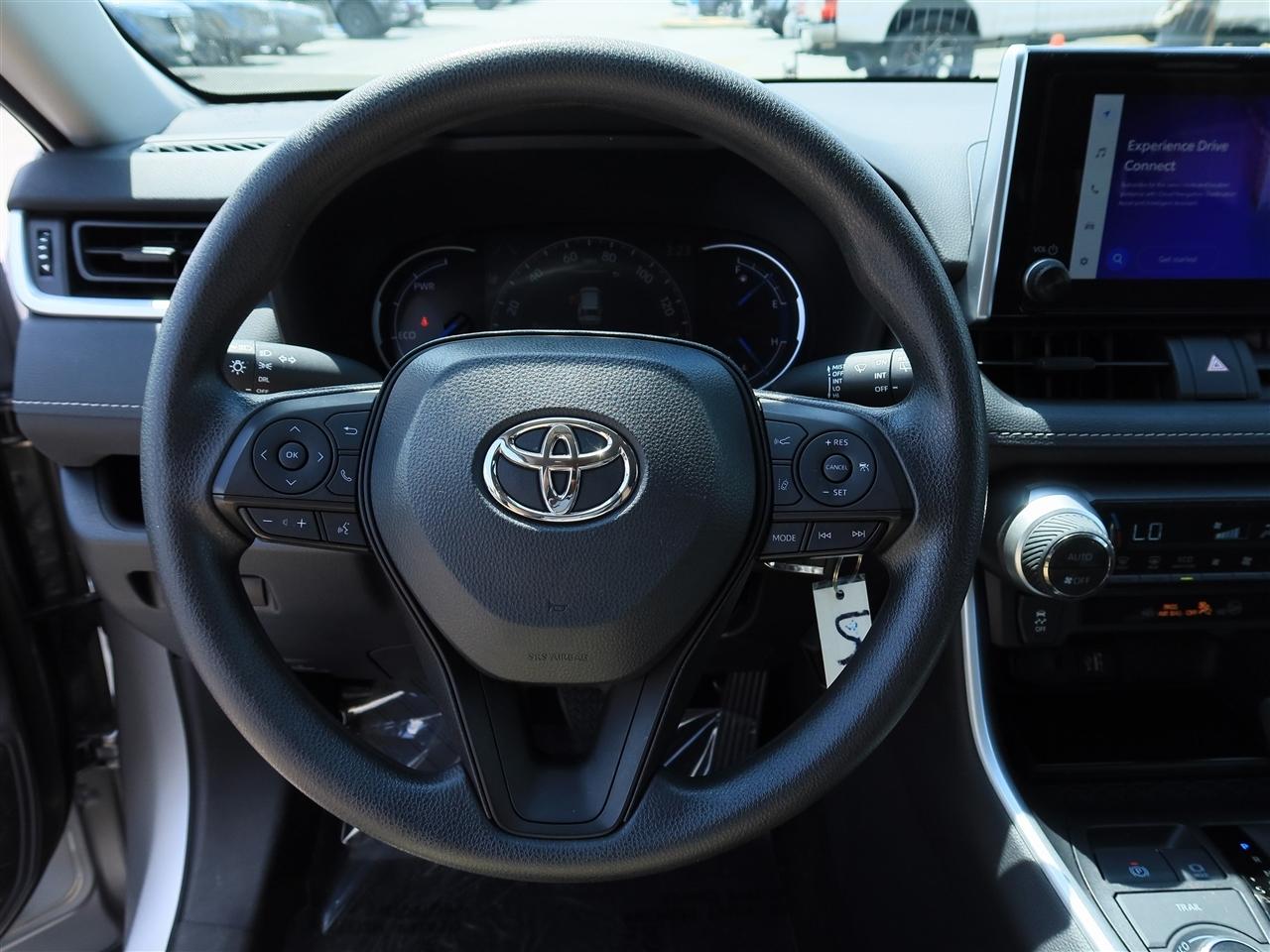 Toyota RAV4 Hybrid LE 2024