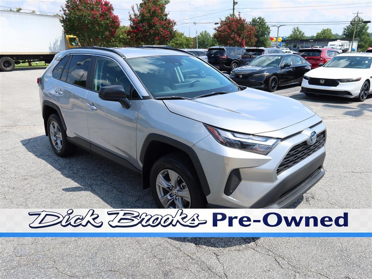 Toyota RAV4 Hybrid LE 2024