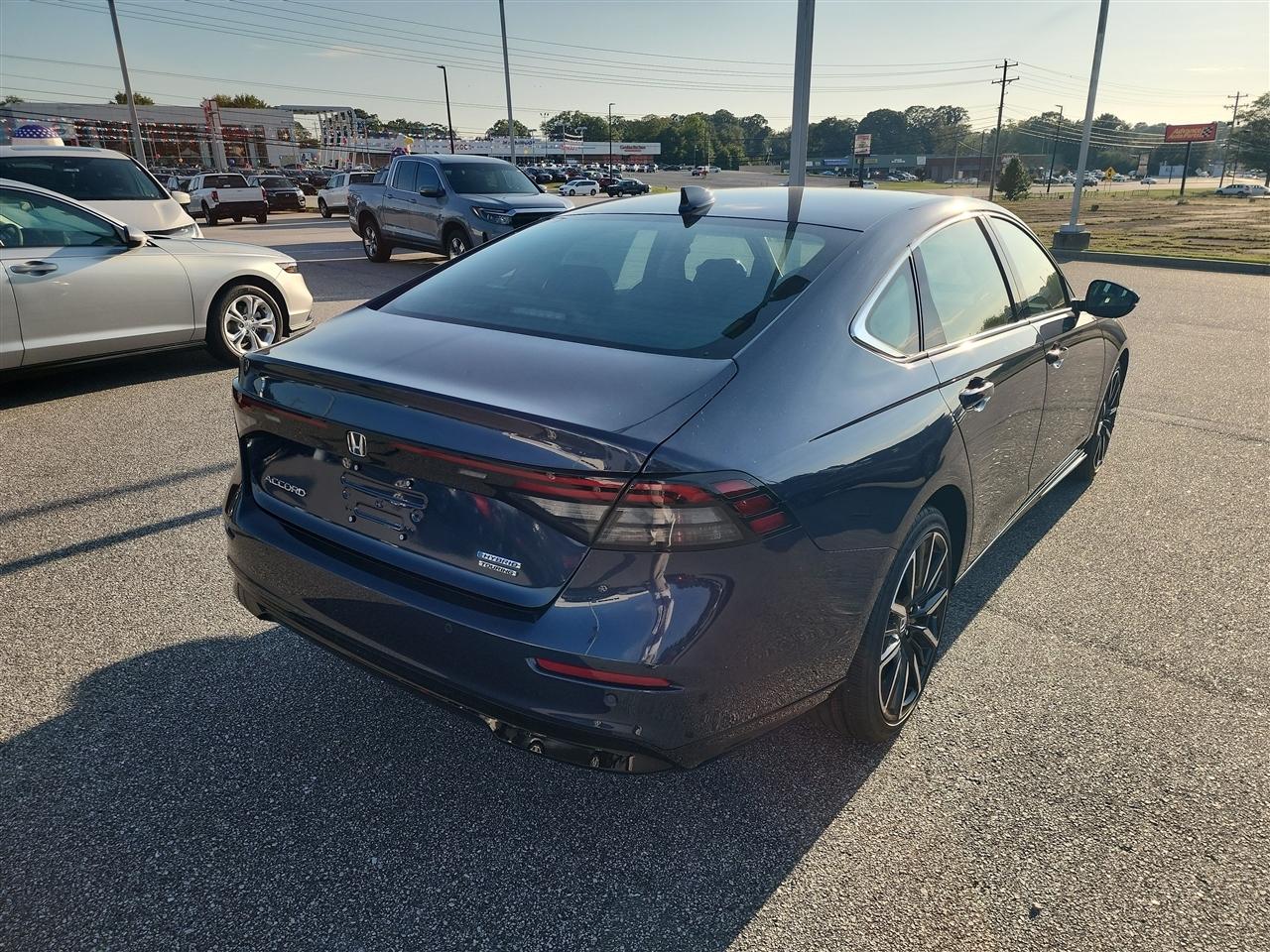 Honda Accord Touring Hybrid 2026
