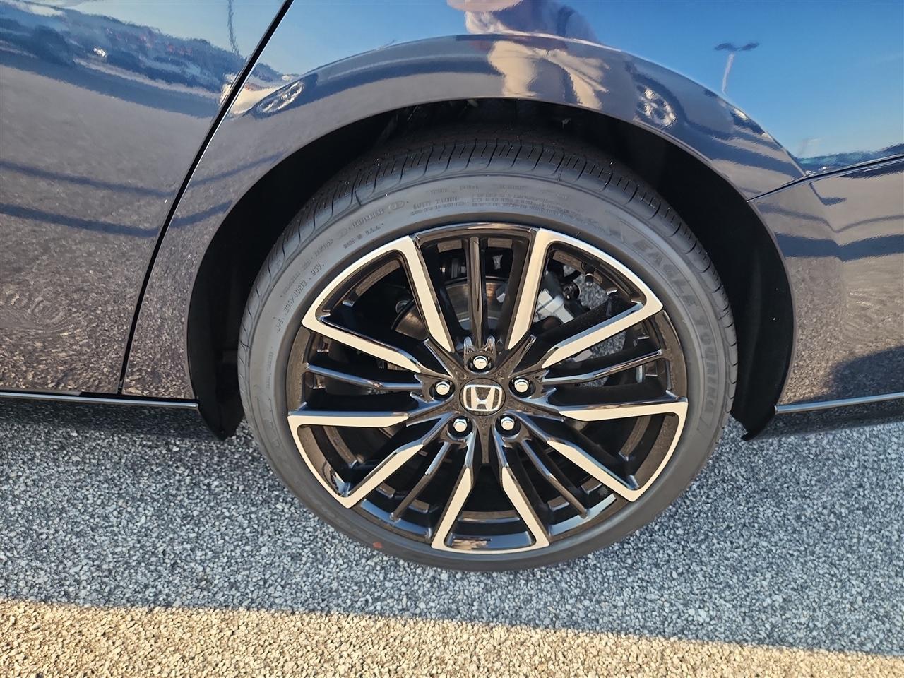Honda Accord Touring Hybrid 2026