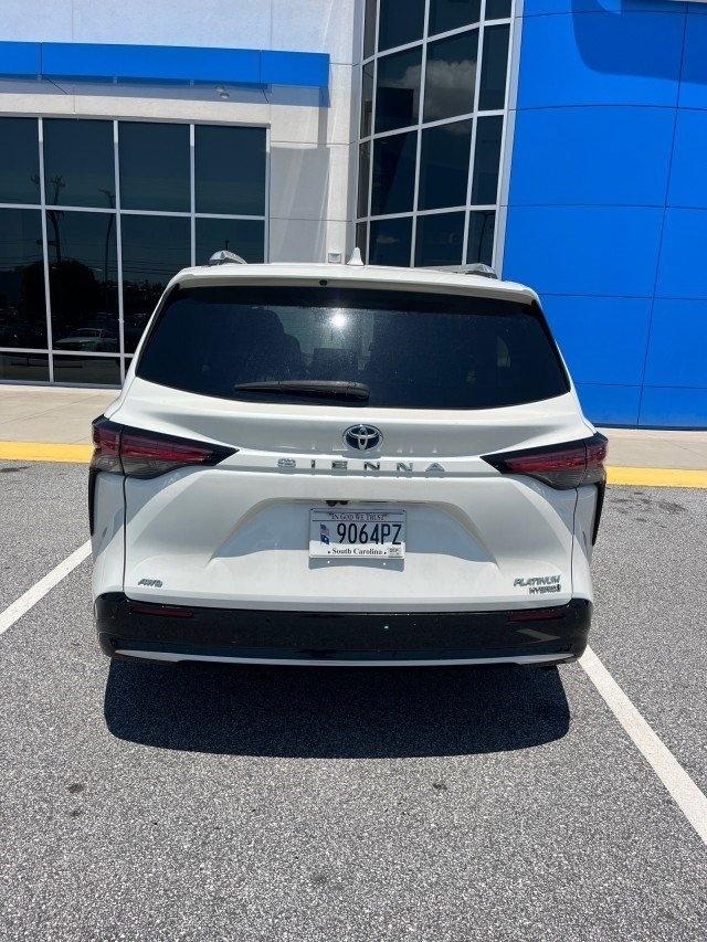 Toyota Sienna Platinum 7-Passenger AWD 2021