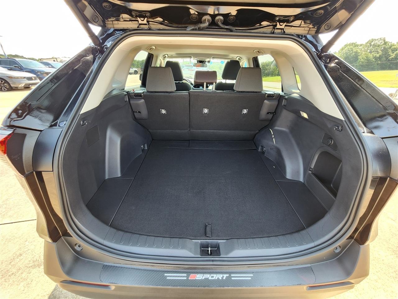 Toyota RAV4 Hybrid XLE 2025