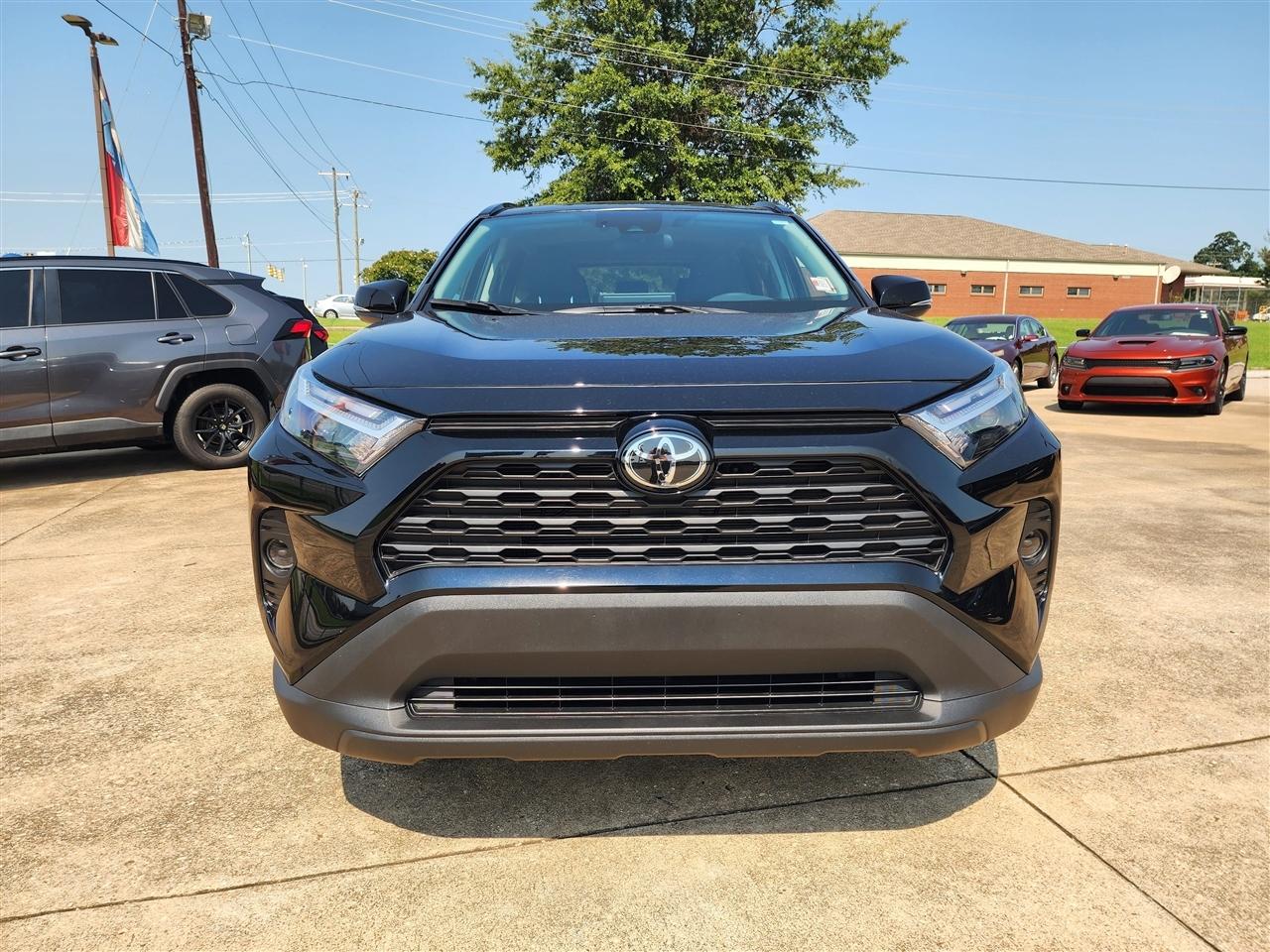 Toyota RAV4 Hybrid XLE 2025