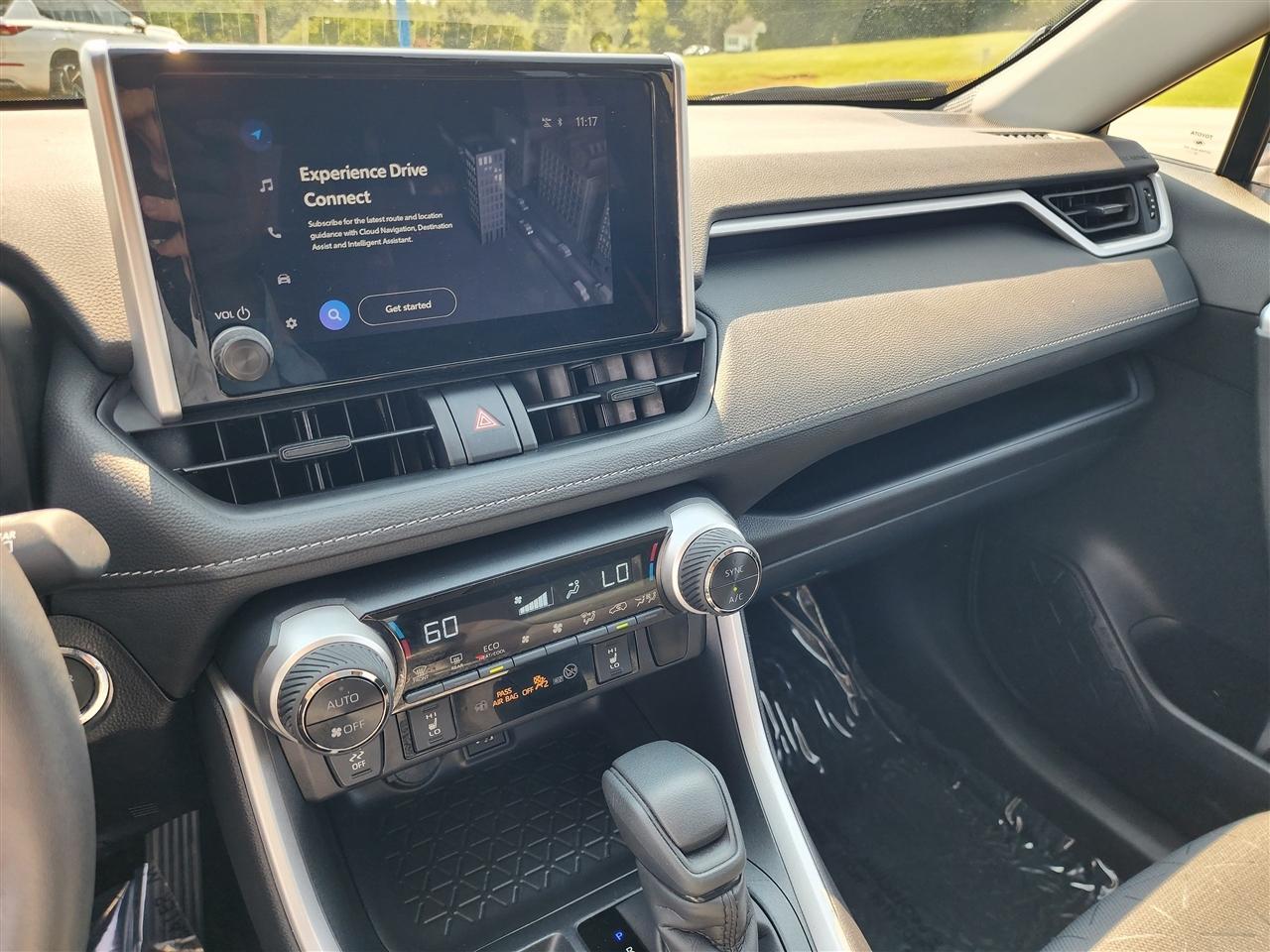 Toyota RAV4 Hybrid XLE 2025
