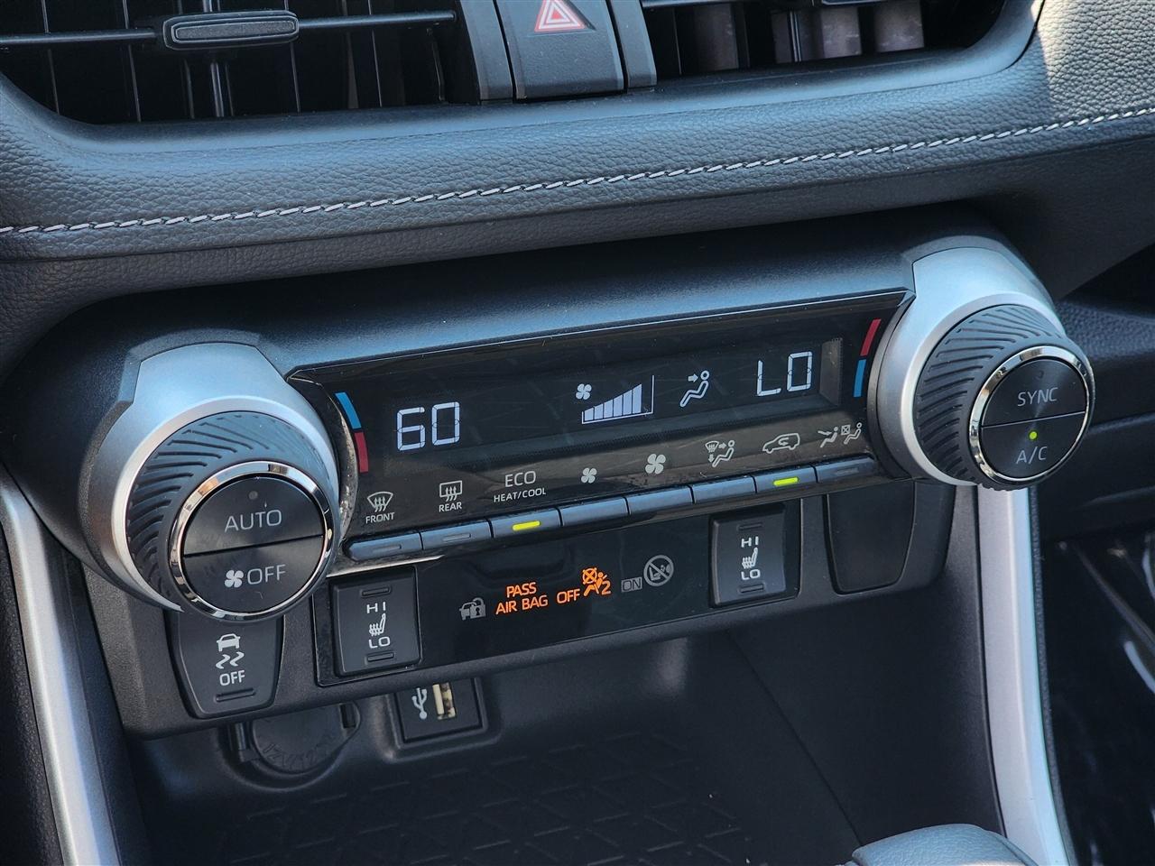 Toyota RAV4 Hybrid XLE 2025