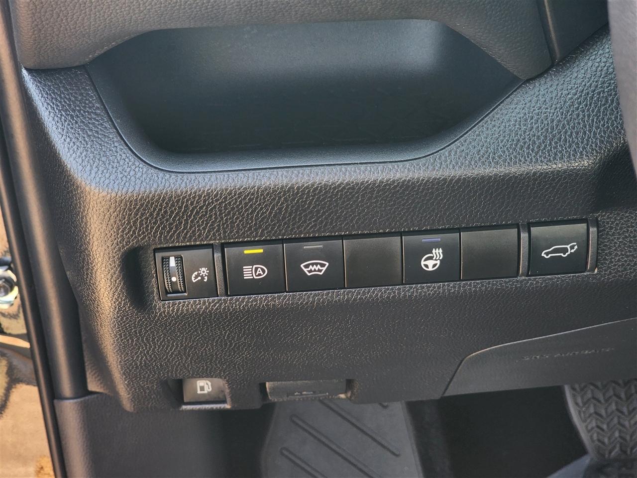 Toyota RAV4 Hybrid XLE 2025