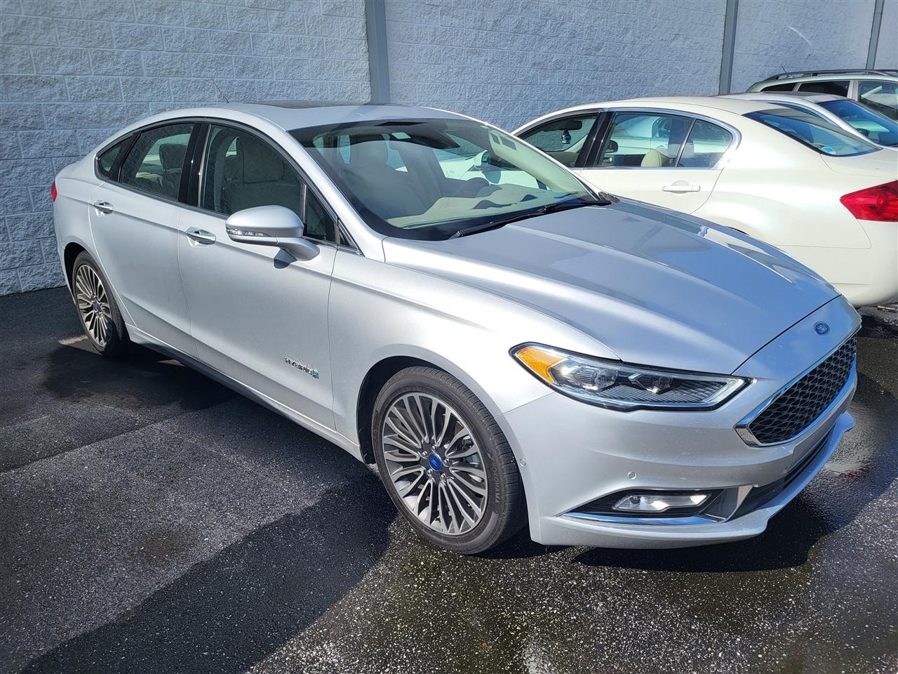 Ford Fusion Hybrid Titanium 2017