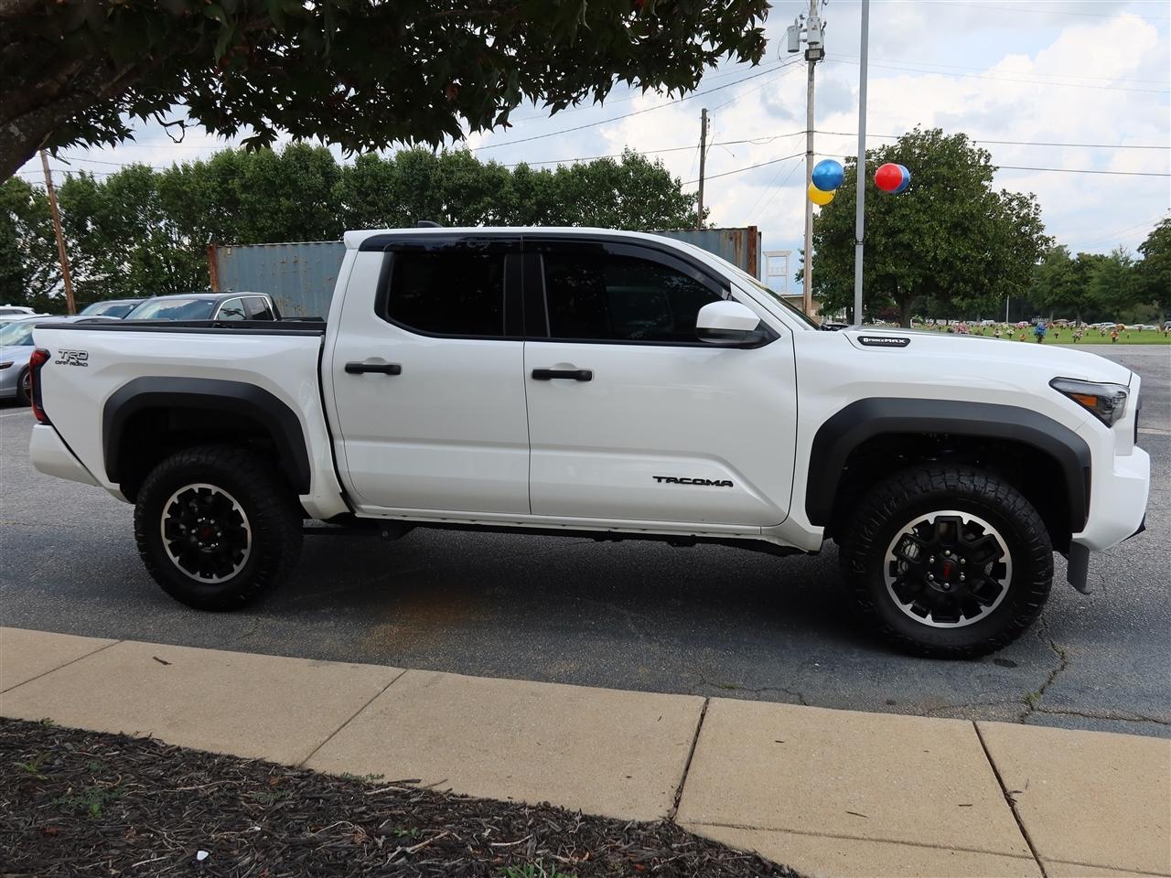 Toyota Tacoma Double Cab 4WD 2025