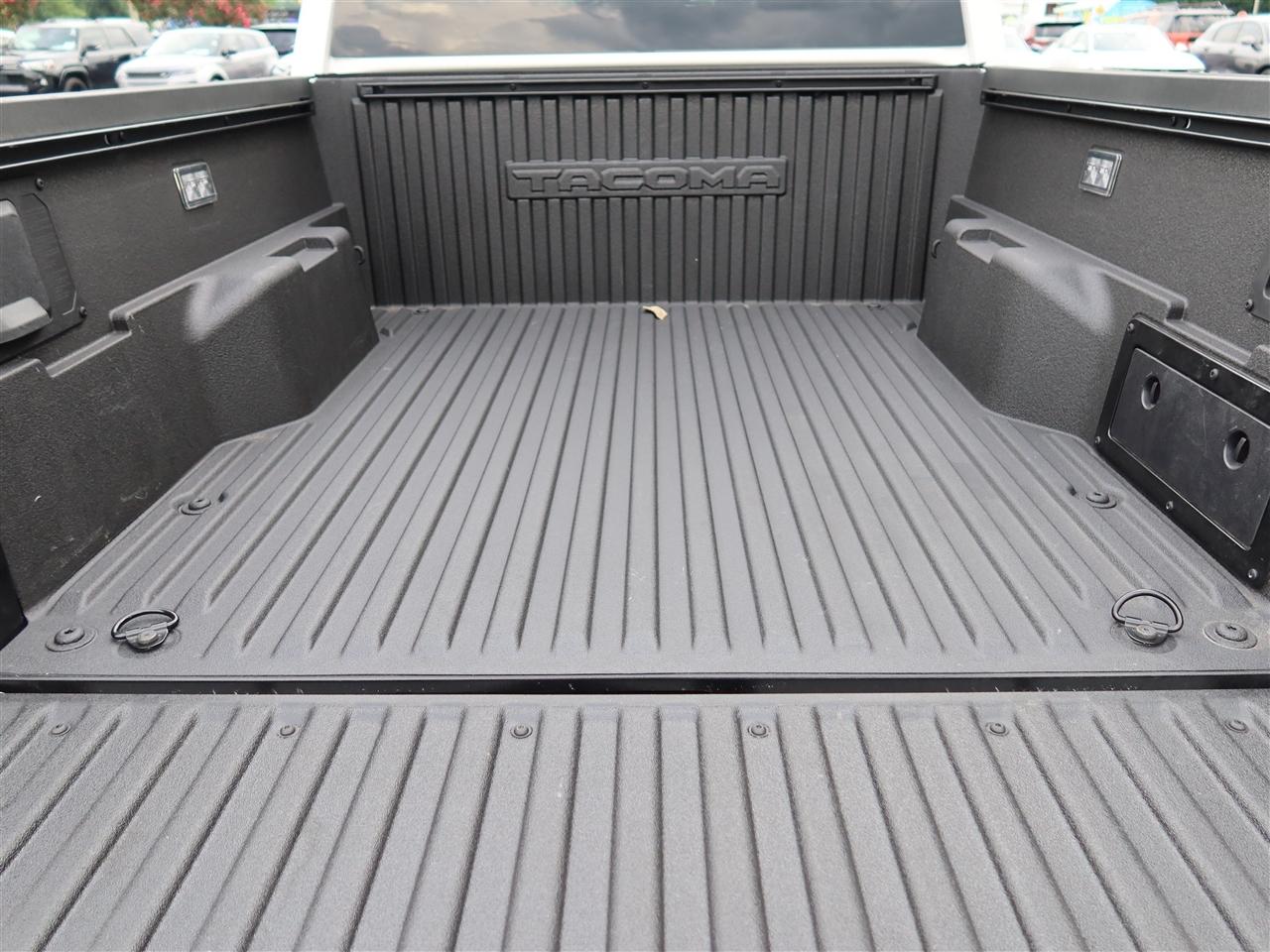 Toyota Tacoma Double Cab 4WD 2025